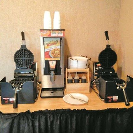 La Quinta Inn By Wyndham Detroit Southgate Ngoại thất bức ảnh