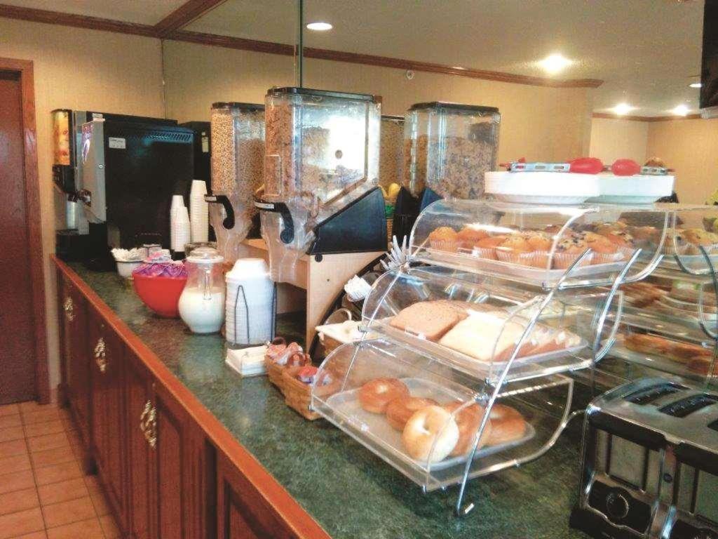La Quinta Inn By Wyndham Detroit Southgate Ngoại thất bức ảnh